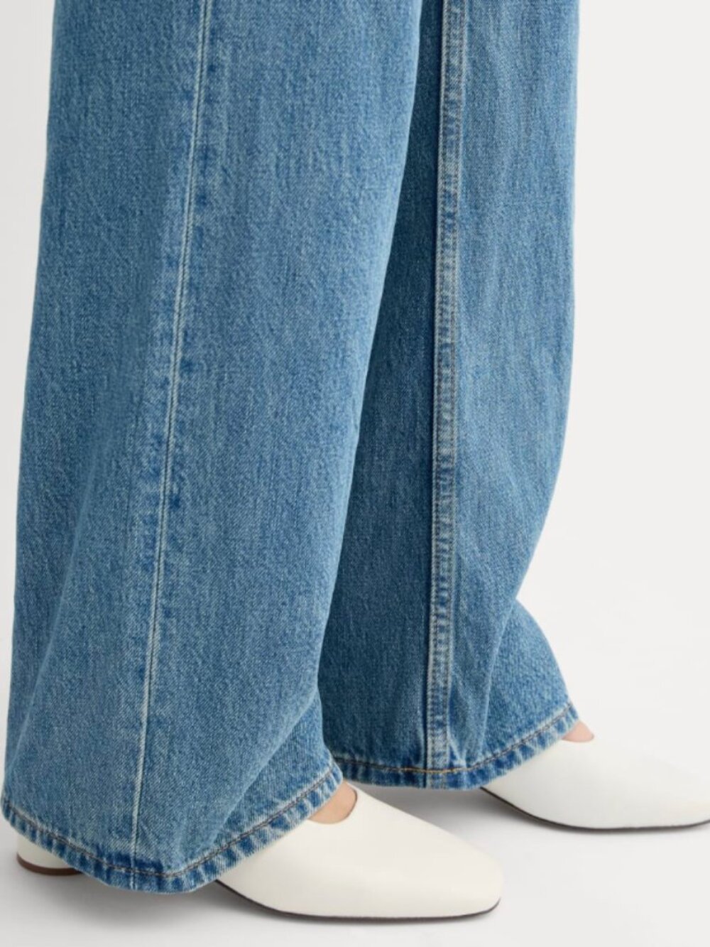 Everlane Gallery Pump – Modern Minimalist Block Heel, Ivory Canvas